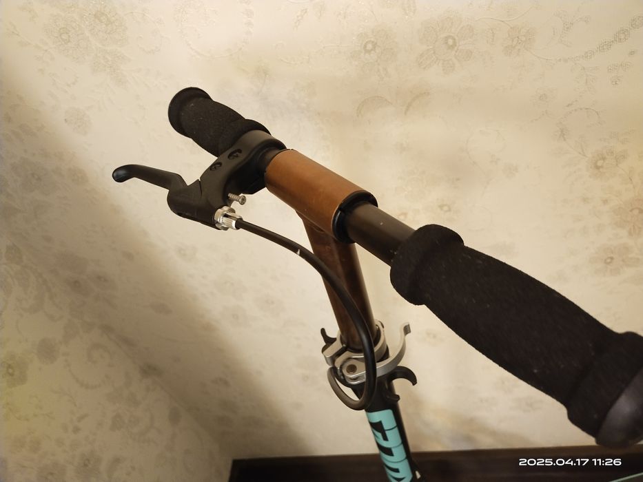 Самокат для ребенка и подросткового возраста.