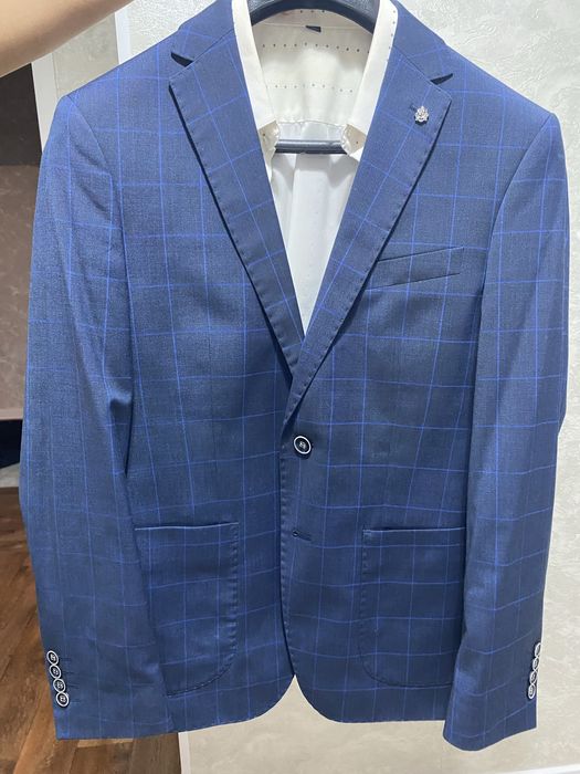 Мужской пиджак продается