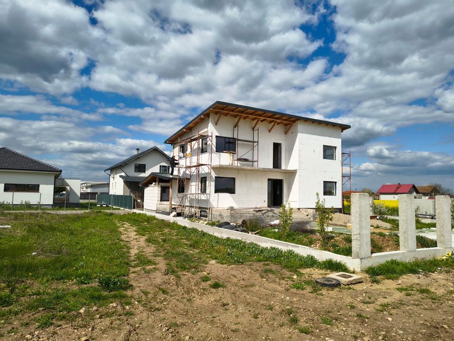 Vand casa Personalizabila langa Cluj 345 mp/5 arii