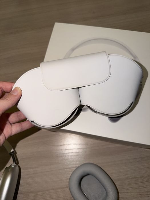 Продам Airpods Max 1 поколения