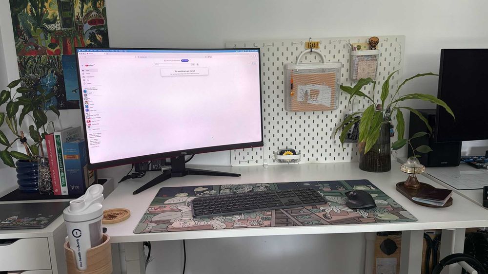 Birou cu cadru reglabil pe inaltime si lungime manual Ikea TROTTEN 120x70 cm