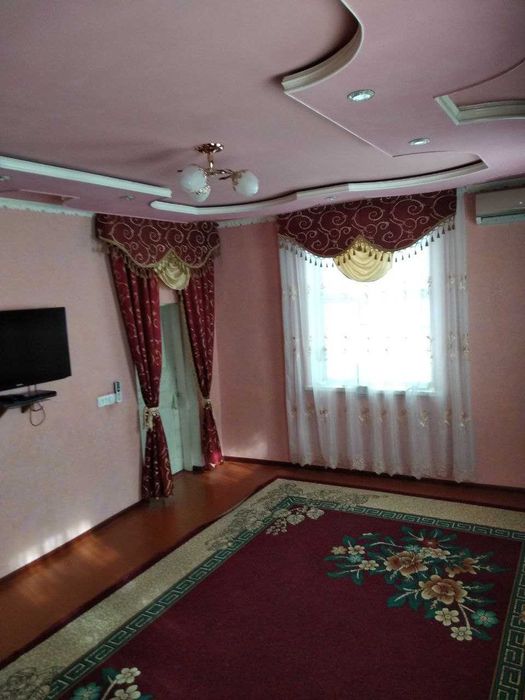 Uy sotiladi Nurafshon Markazida