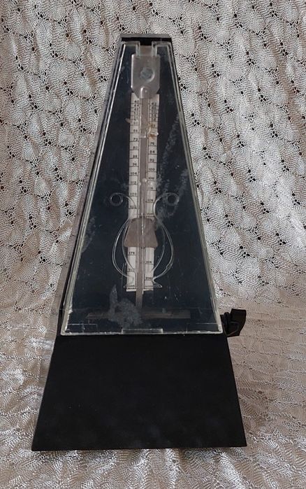 Метроном для музыки механический