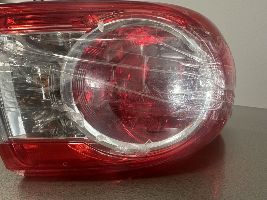 Фонарь задний Тойота королла 2013
