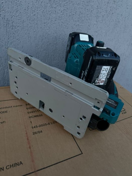 Circular cu plonjare Makita DSP 600