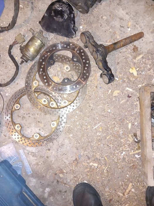 Продавам части ЗА ХОНДА ЦБР 250 рр