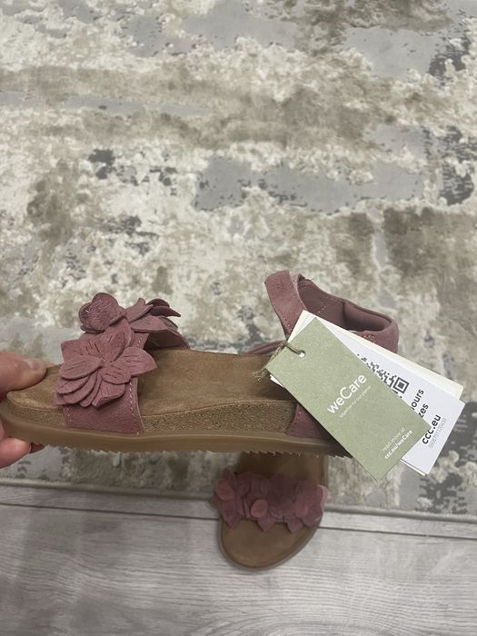 Sandale din piele nr 32 noi