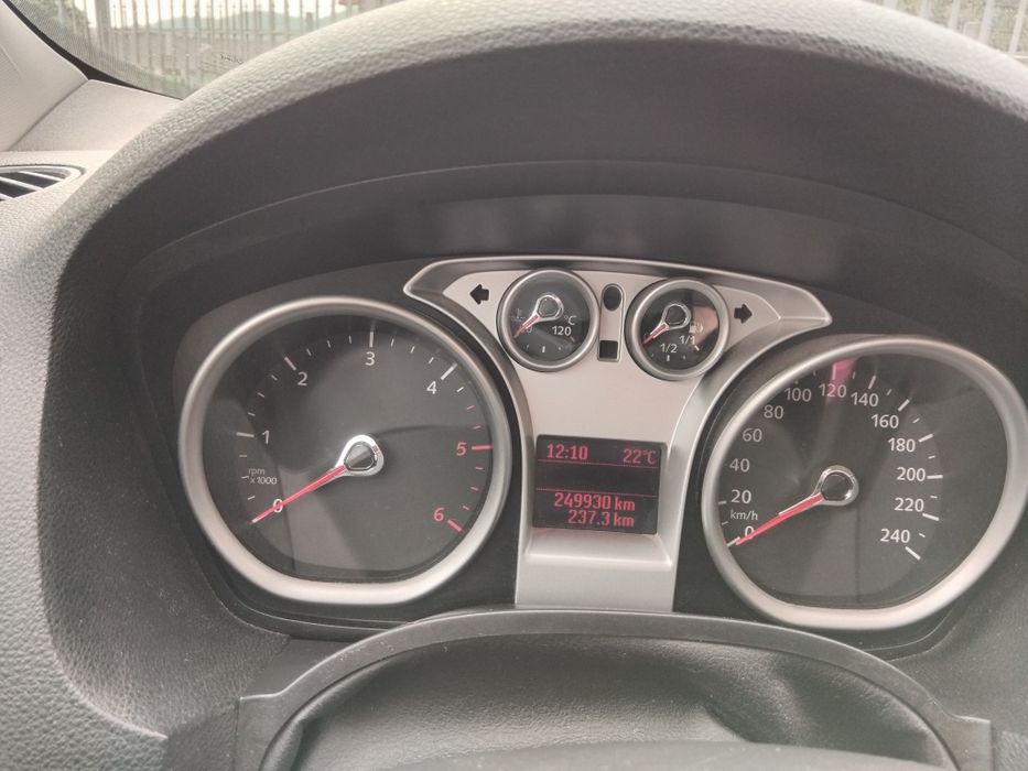 FORD Kuga 2011 — imagine 19
