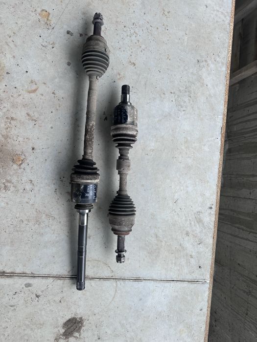 Полуоски с карета от Mitsubishi Outlander 2.2 177к.с