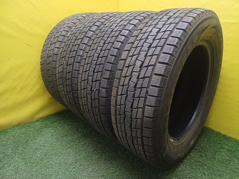 Шины 225 65 R17 Goodyear комплект.