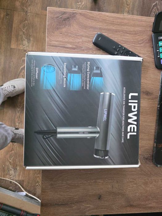 Професионален йонизиращ сешоар LIPWEL с 3 накрайника (нов)