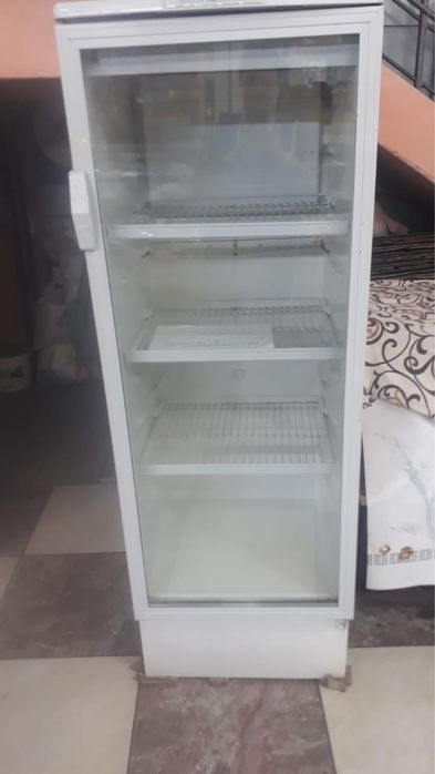 Витринный холодильник