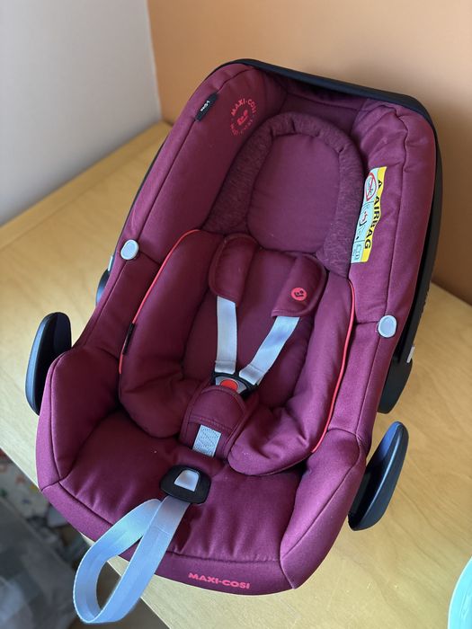 Столче за кола Maxi-Cosi Rock i-Size 45–75 см (0–12 кг) – отлично състояние