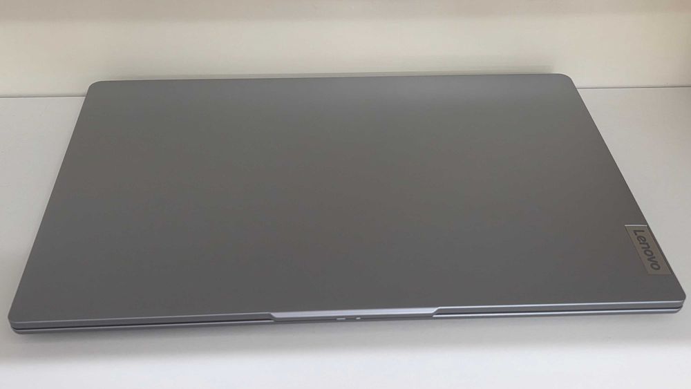 Лаптоп Lenovo IdeaPad Slim 3 15IAN8