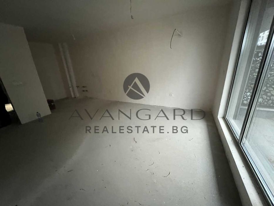 оф.19270 Двустаен с веранда и двор/ Гребна база