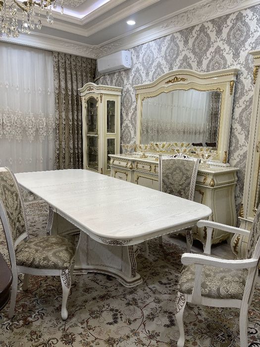 Стол и 12 стульев- классика для зала. Zal uchun stol va 12 ta stul