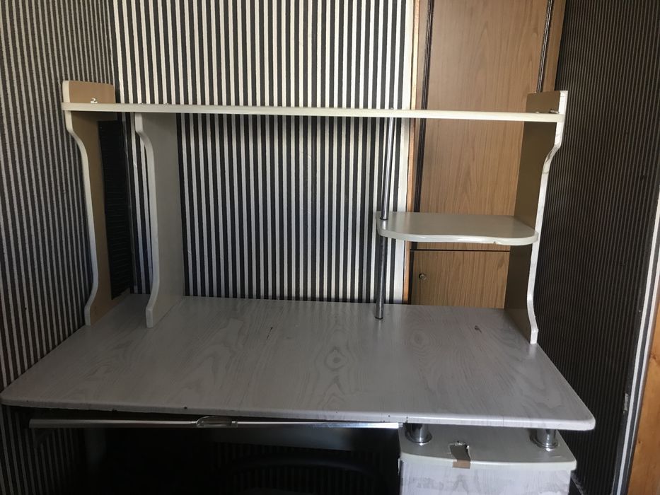 Продам Компьютерный стол