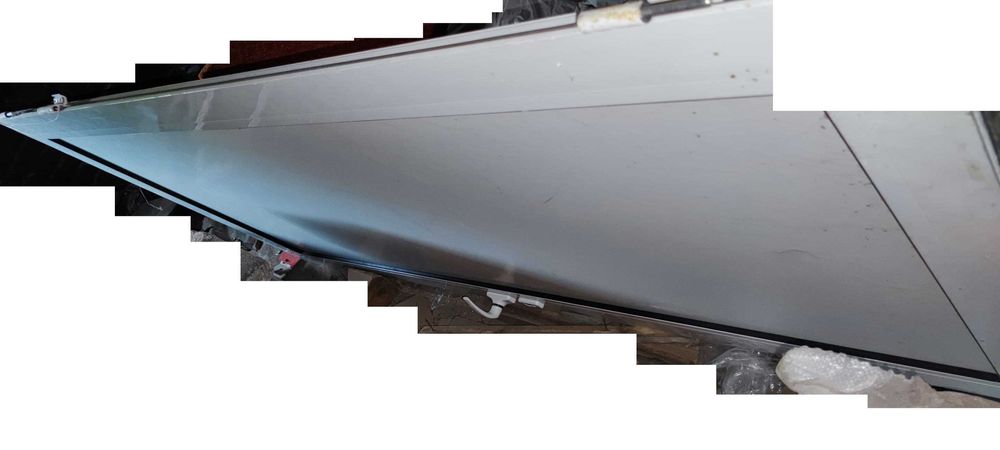 Продавам бяла алуминиева за баня