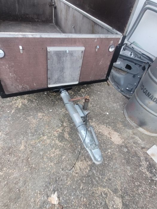 Remorcuta 750 kg acte germania interior 2mx1m