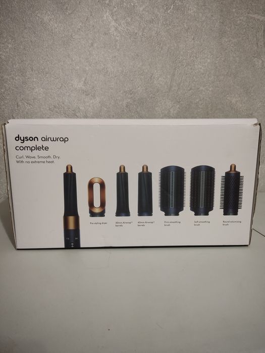 Продам фен Dyson