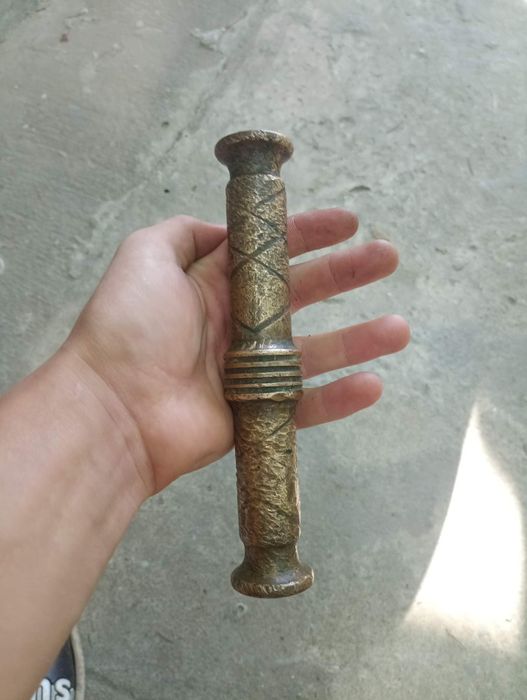 Boxe de vinzare si obiect de arta  echi