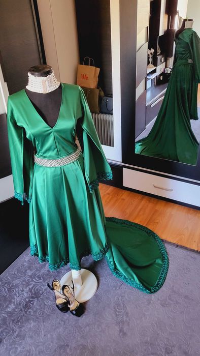 Rochie elegantă cu trena