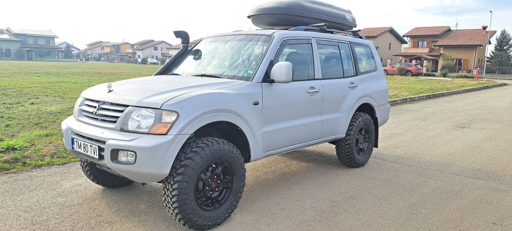 Vand Mitsubishi Pajero LWB 2.5D an 2002 complet restaurat in 2025