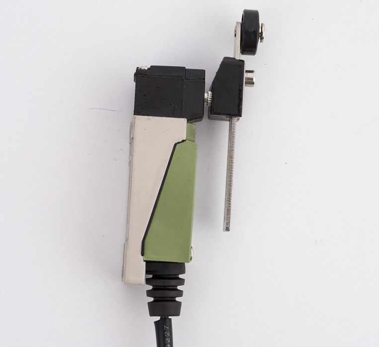 Intrerupator limitator de cursa pentru elevatoare auto gb2113 gb2114 g