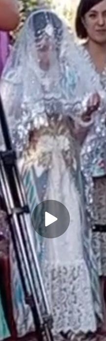 Adrasdan tikilgan ansambl koynak