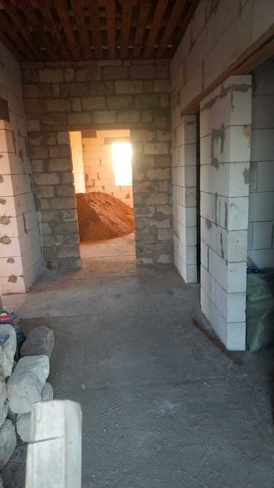 Продам  в Акшат 2 недостроенный дом