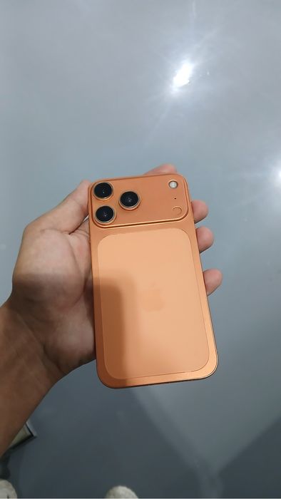 iPhone XR  (17 pro korpusda )