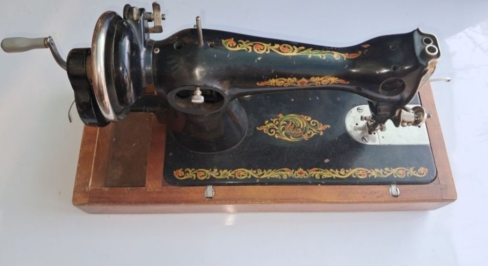 Chayka швейная машина педальный и одно ручная