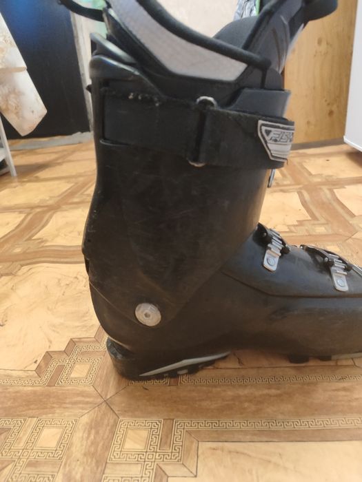 Горнолыжные ботинки