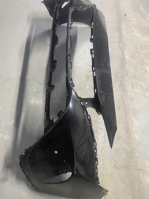 Бампер на Venza2 harrier 2021г