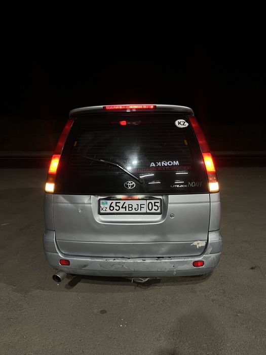 Продам toyota noah