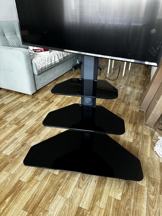 стеклянная стойка под телевизор