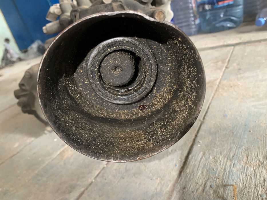 Продаются амортизатор и раздатка