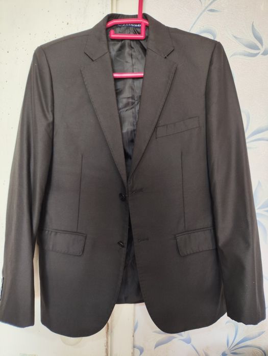Продам новый пиджак для 6-7 класса за 4тыс.