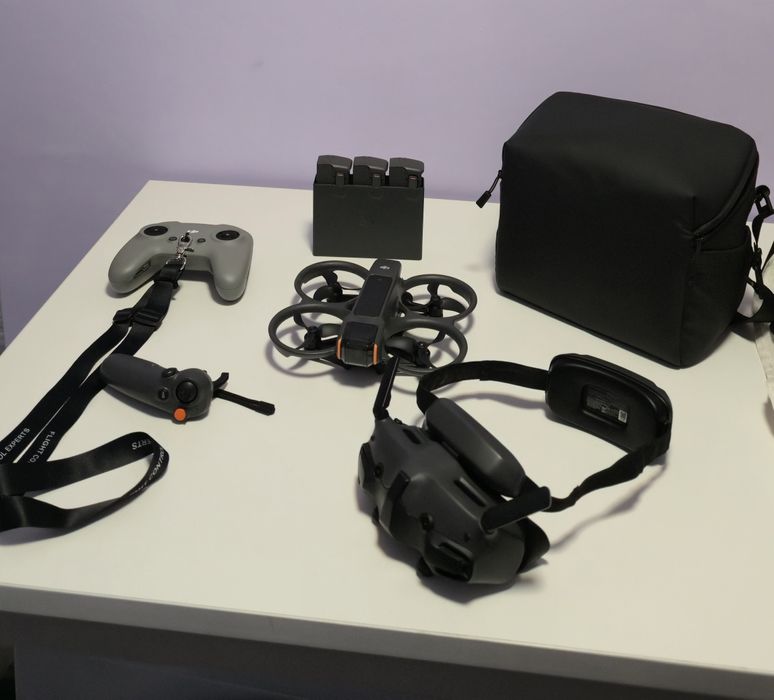 DJI Avata 2 fly more combo + Card + fpv controller