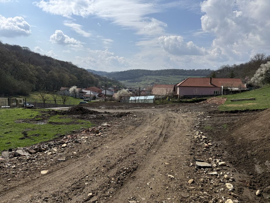Vand teren Angarul de Jos, intravilan, pretabil constructie imediata