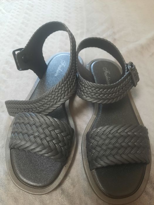 Сандалии 36-37 размер,