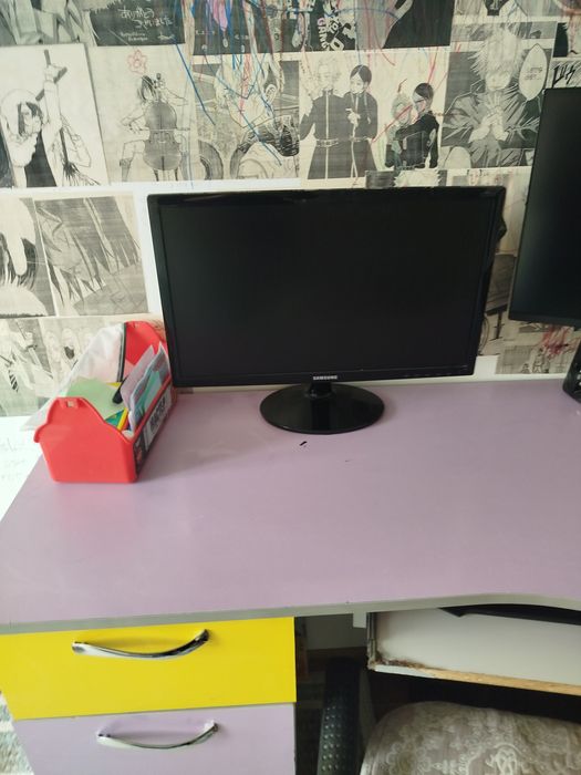 Монитор б/у в отличном состоянии