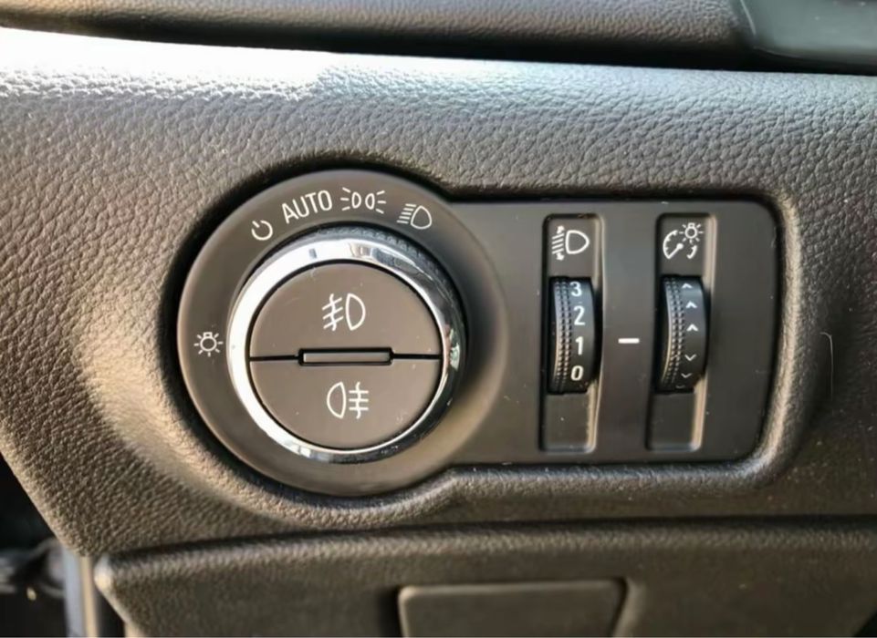 OPEL Astra 2010 — imagine 5