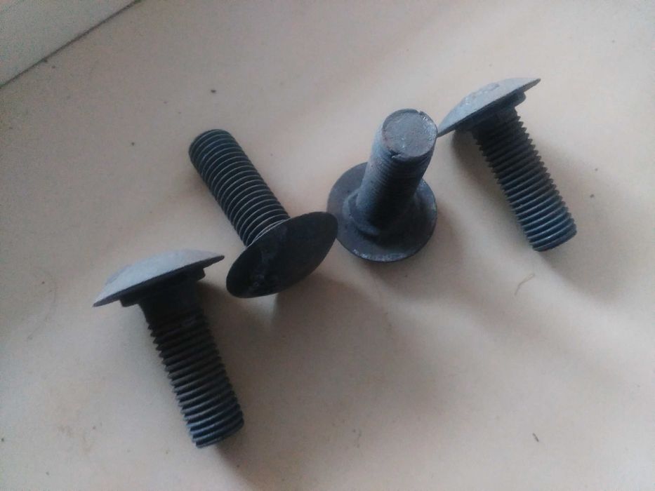 Болты на 16 .    .   .