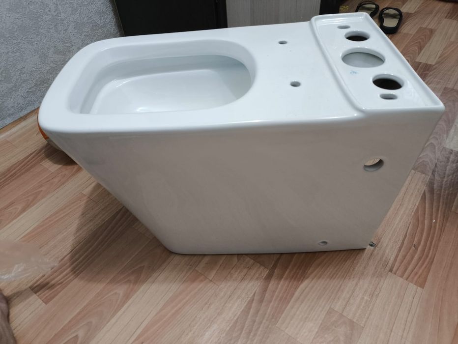 Продам унитаз  подвесной новый