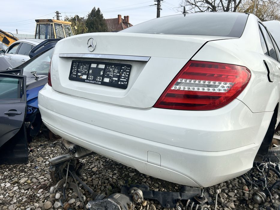 Capotă portbagaj Mercedes W204 C Class 2010