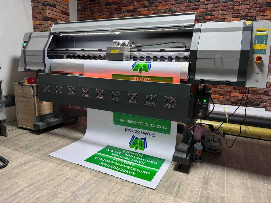 Баннер, оракал, объемные буквы, выставочные стенды, Прессвол стенд