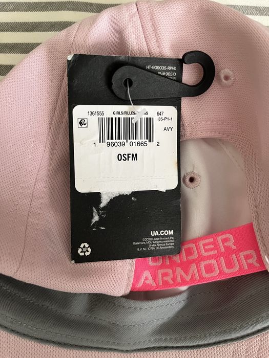 детска шапка с козирка Under Armour розова/лилава
