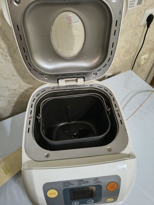 Продам хлебопечку