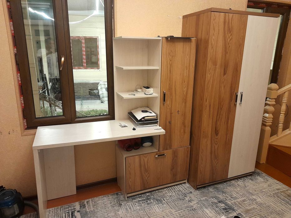 Шкаф стол с крелой